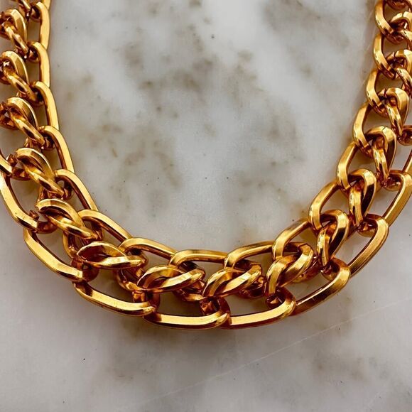 Chunky Gold-Tone Chain Link Necklace & Bracelet Set - Picture 6 of 9